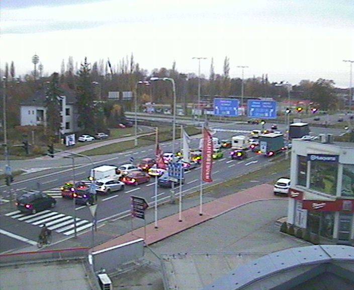 Webová kamera - křižovatka Tesla - čas 16:00