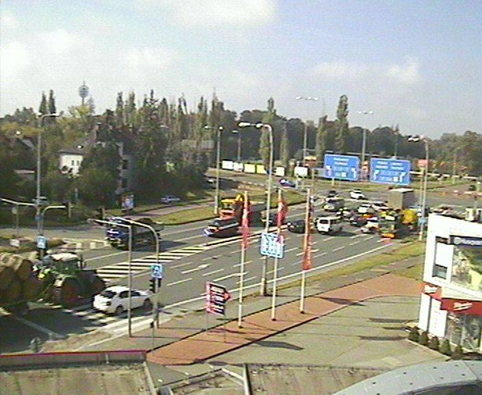 Webová kamera - křižovatka Tesla - čas 10:00