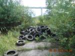 Další černé skládky pneumatik hyzdí město, pachatel neznámý