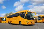 Žluté autobusy už cestující z Hradce do Prahy vozit nebudou. Společnost na této trase končí