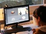 Dvě stovky studentů hradecké univerzity pomáhají dětem s online výukou