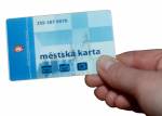 Městská karta přestane do roka platit, v MHD půjde jízdné koupit platební kartou